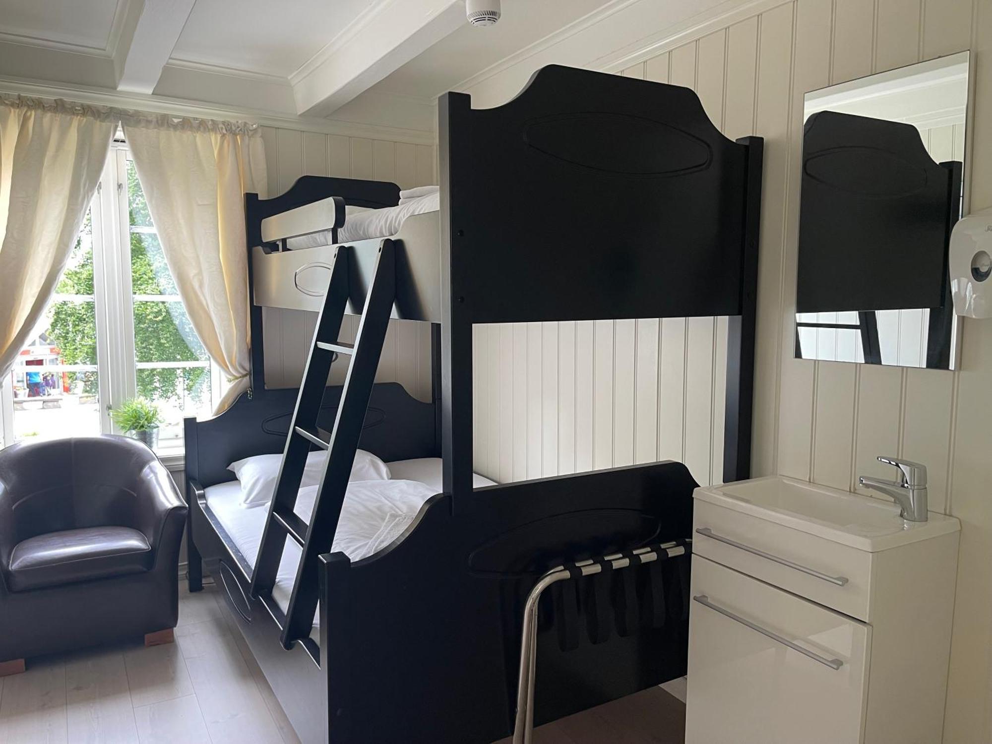 Jondal Hotel Екстериор снимка